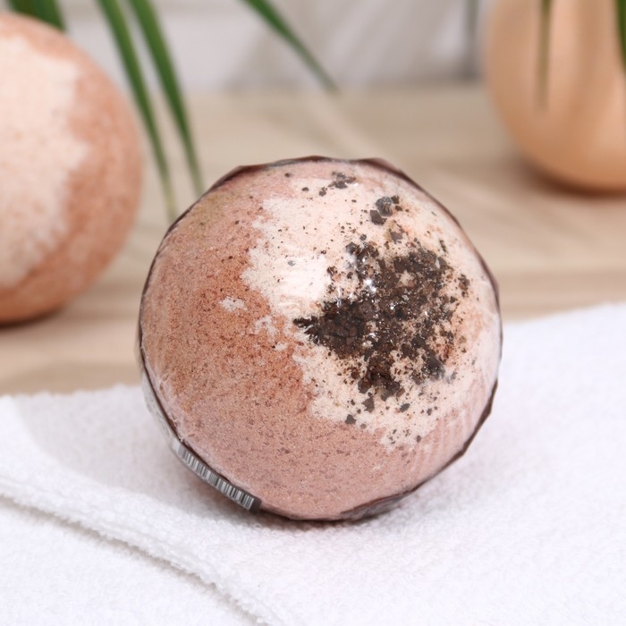 Бомбочка для ванны Laboratory Katrin двухцветная, с кофейными зернами, 120 г Бомбочка для ванны Laboratory Katrin двухцветная, с кофейными зернами, 120 г