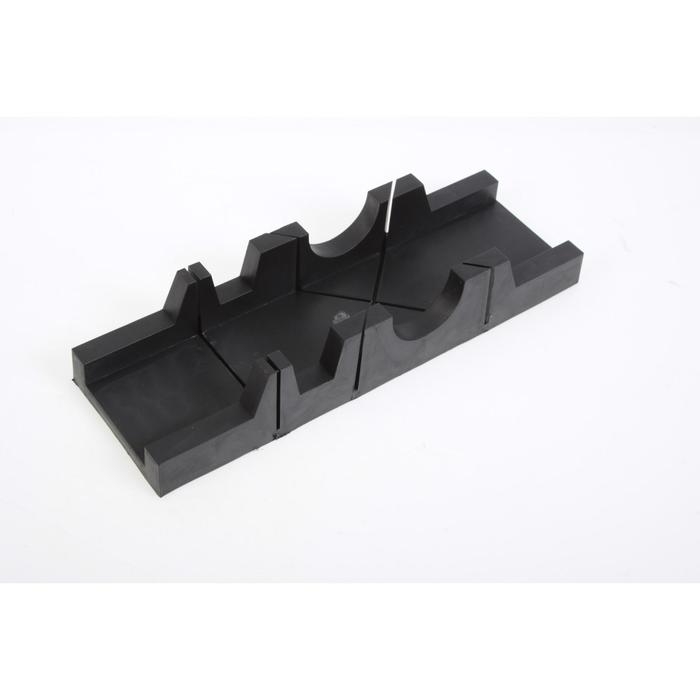 Стусло с ножовкой ТУНДРА, стусло 45 90 135° 300х65 мм, ножовка 300 мм Стусло с ножовкой ТУНДРА, стусло 45 90 135° 300х65 мм, ножовка 300 мм