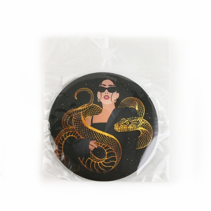 Зеркало карманное новогоднее «Новый год: Девушка», диам.7 см Зеркало карманное новогоднее «Новый год: Девушка», диам.7 см