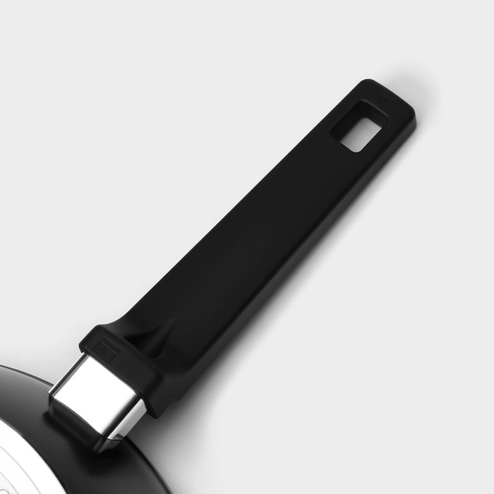 Сковорода Magistro Flame, d=26 см, h=7 см, антипригарное покрытие, индукция, цвет чёрный Сковорода Magistro Flame, d=26 см, h=7 см, антипригарное покрытие, индукция, цвет чёрный