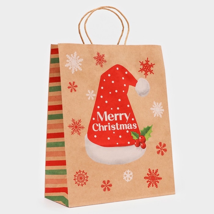 Новый год. Пакет бумажный подарочный новогодний крафт Новый год. Пакет бумажный подарочный новогодний крафт "Новогодняя шапка", 33 × 26 × 12 см.