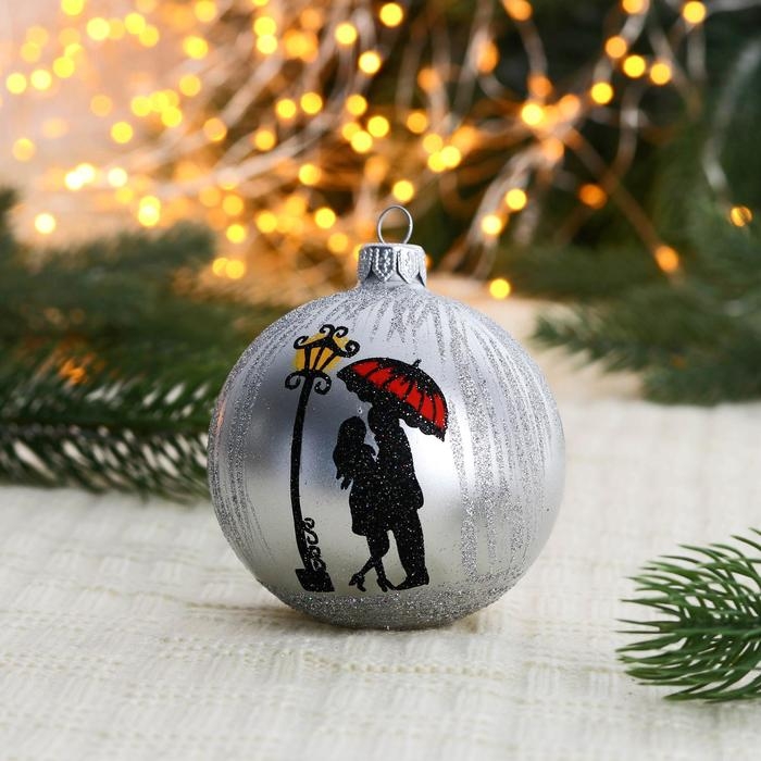 Ёлочный шар d-8 см Ёлочный шар d-8 см "Поцелуй под зонтом"