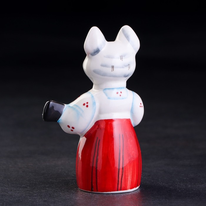 Статуэтка фарфоровая Статуэтка фарфоровая "Кошка с балалайкой", 11 см