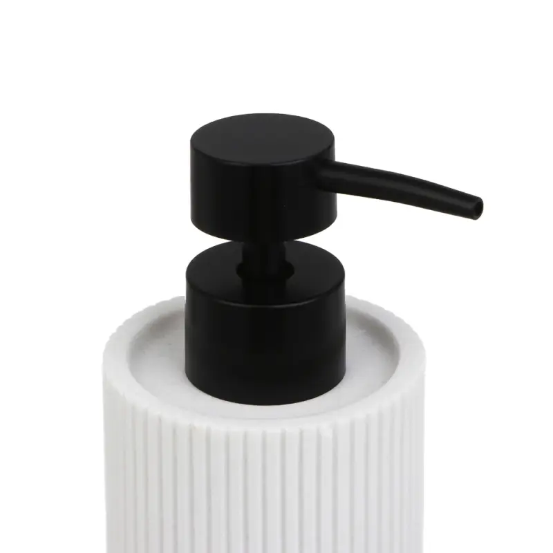 Диспенсер для жидкого мыла тм VETTA Дакота, 250мл, смола (полирезин), белый,&nbsp;6,5x6,5x16,5см