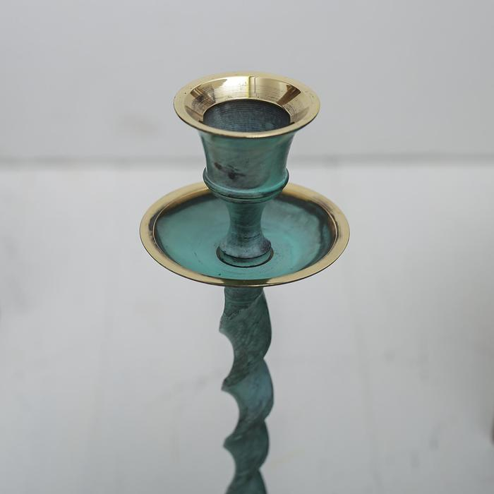 Подсвечник под старину  Подсвечник под старину "Вираж" латунь 7,5х7,5х18 см