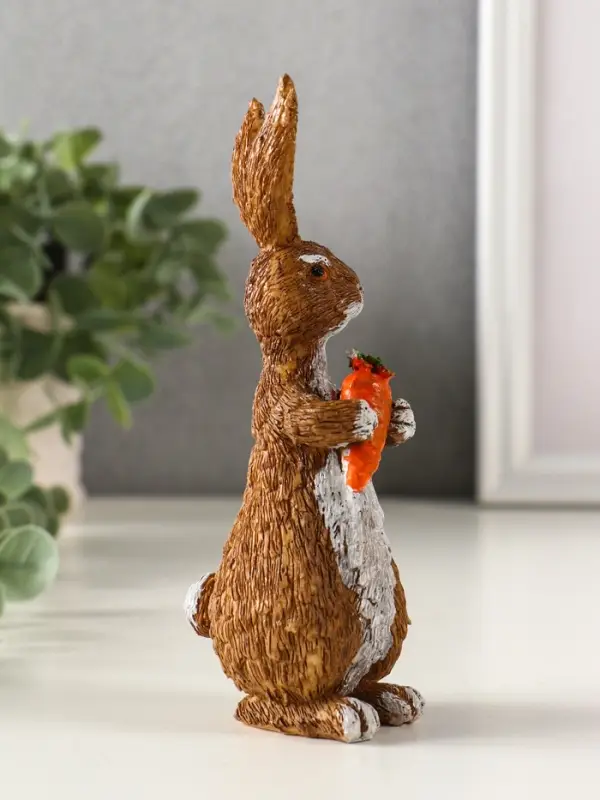 Сувенир полистоун  Сувенир полистоун "Кролик с морковью" 4,7х5х15 см