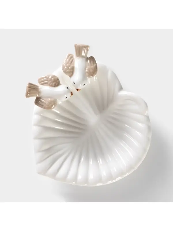 Блюдо сервировочное &laquo;Голубки на листочке&raquo;, 13&times;13&times;2 см, керамика, белое