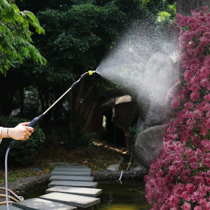 Опрыскиватель аккумуляторный ТУНДРА, 4 В, 2.4 Ач, Li-on, 0.8 л/мин, 2 насадки, шланг 3 м Опрыскиватель аккумуляторный ТУНДРА, 4 В, 2.4 Ач, Li-on, 0.8 л/мин, 2 насадки, шланг 3 м