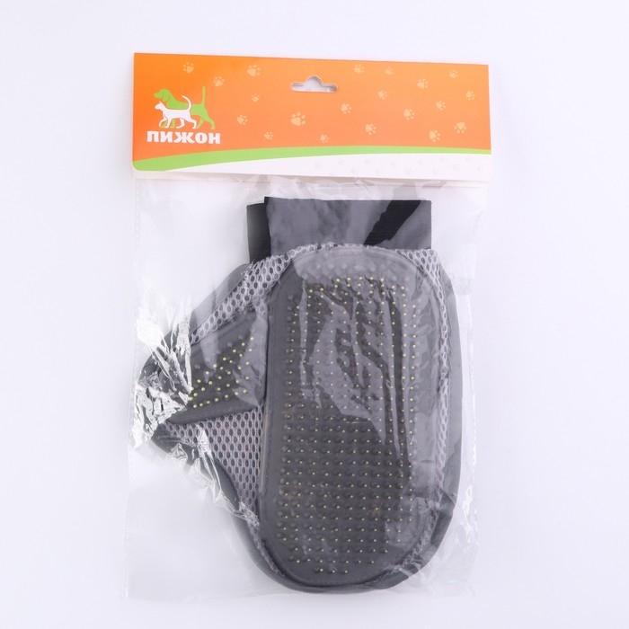 Рукавица - расческа с металлическими зубьями, серая Рукавица - расческа с металлическими зубьями, серая