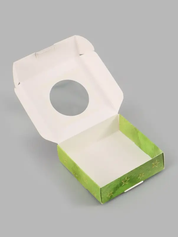Коробка подарочная складная с окном &laquo;Чудеса случаются&raquo;, 10&times;10&times;3 см