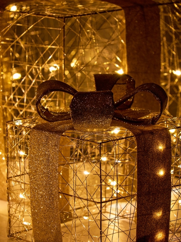 Фигура световая  Фигура световая "Кубы золотистые", 25х20х15 см, 90 LED, батарейки ААх8 (не в компл.), свечение тёплое белое