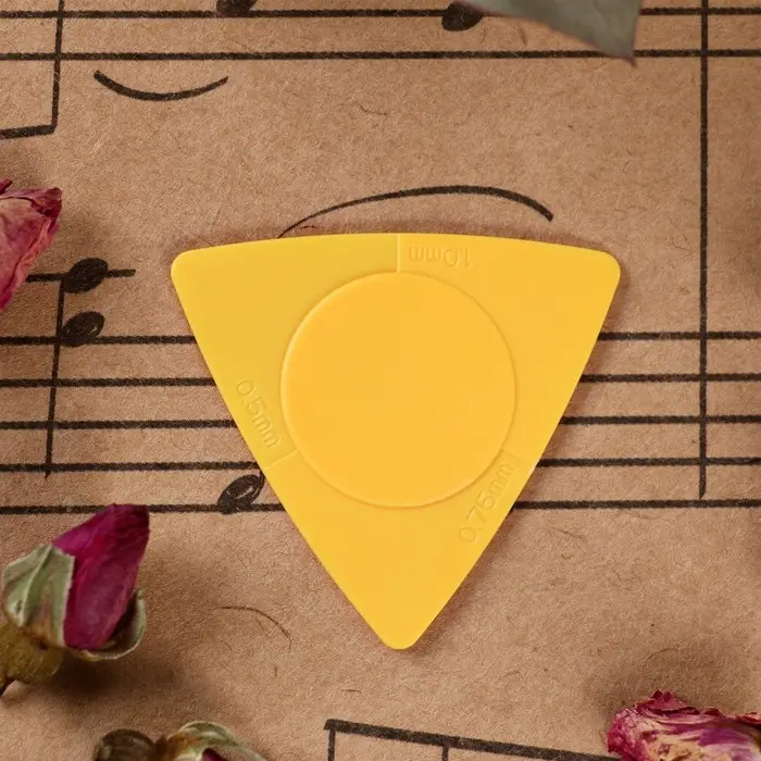 Медиатор Music Life, 3 сторонний, 0.5/0.75/1 мм Медиатор Music Life, 3 сторонний, 0.5/0.75/1 мм