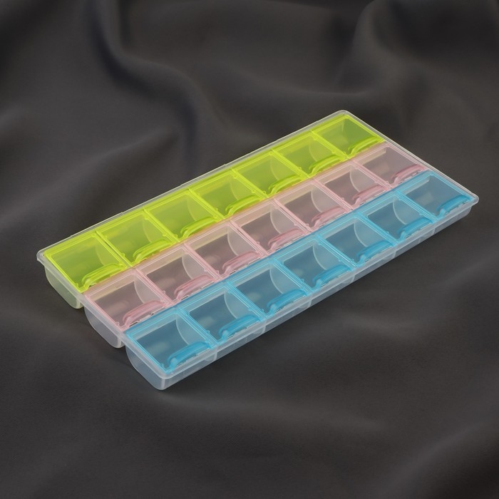 Органайзер для рукоделия, 21 отделение, 21,5 × 10,5 × 2 см, цвет МИКС