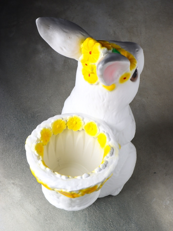 Фигура Фигура "Зайка с корзинкой кашпо" 15х25х38 см