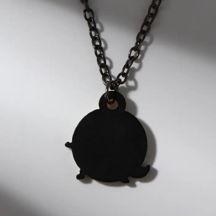 Подвеска на цепочке на Хэллоуин Bad girl Подвеска на цепочке на Хэллоуин Bad girl