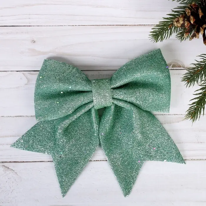 Ёлочная игрушка &laquo;Зимнее волшебство. Бант блеск&raquo; пластик, 20&times;18 см, светло-зелёный