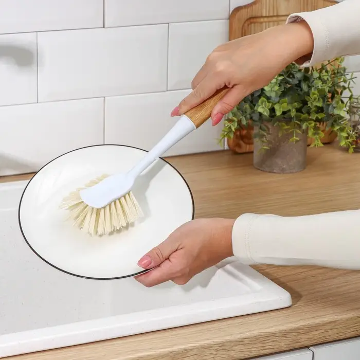 Щётка для посуды Доляна Meli, 8×6,5×29 см, бамбуковая ручка, цвет бежевый Щётка для посуды Доляна Meli, 8×6,5×29 см, бамбуковая ручка, цвет бежевый