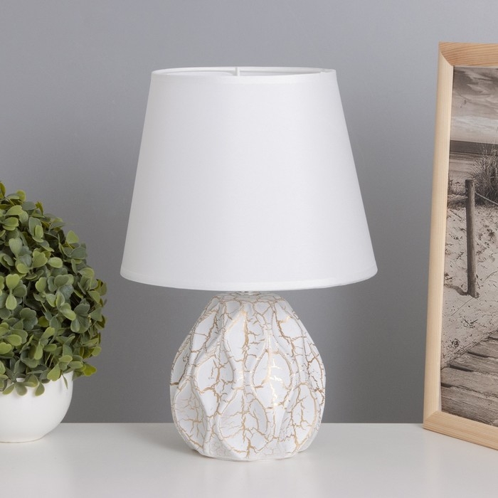 Лампа настольная Лампа настольная "Иветт" 1х40Вт Е14 белый 20х20х30см