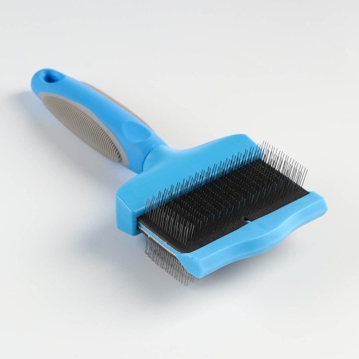 Пуходёрка двухсторонняя гибкая с прямыми и загнутыми зубцами, 21 х 9,3 см, синяя Пуходёрка двухсторонняя гибкая с прямыми и загнутыми зубцами, 21 х 9,3 см, синяя