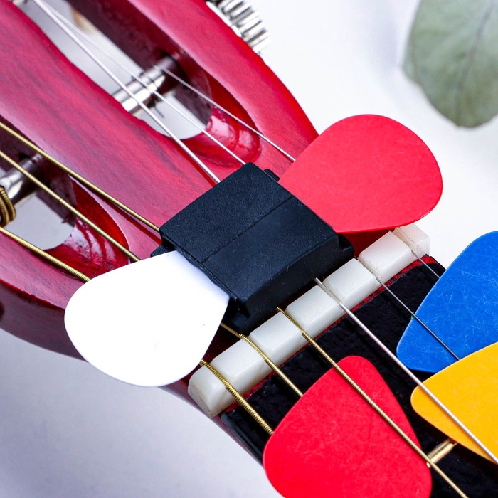 Набор медиаторов: держатель на гриф гитары + 10 медиаторов Music Life, 0,46мм, микс Набор медиаторов: держатель на гриф гитары + 10 медиаторов Music Life, 0,46мм, микс