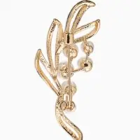 Брошь &laquo;Ветвь&raquo;, жемчуг, цвет белый в золоте