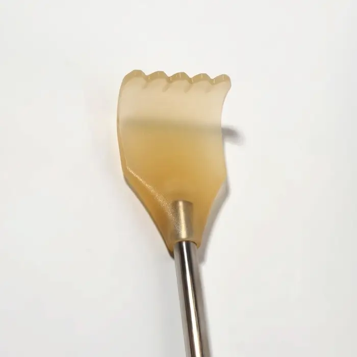 Массажёр - чесалка, с раздвижной ручкой, с подвесом, 20/42 см, жёлтый