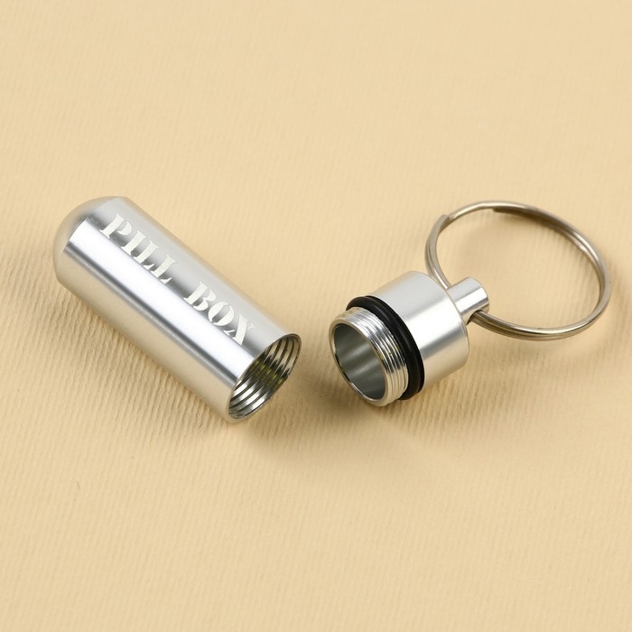 Таблетница брелок Pill box, серая, 1,4 х 5,2 см. Таблетница брелок Pill box, серая, 1,4 х 5,2 см.