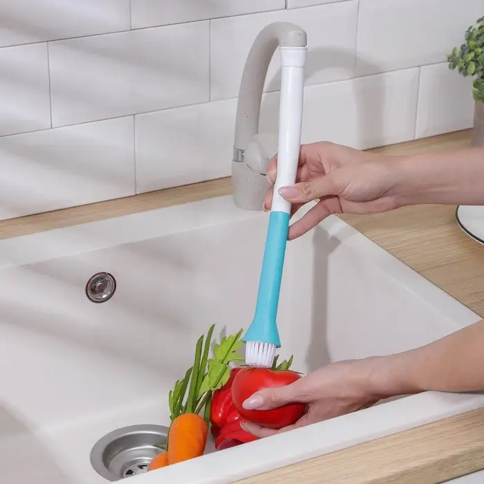 Щётка - насадка на кухонный кран, диаметр отверстия 2,5 см, длина 32 см, длина щётки 2,5 см Щётка - насадка на кухонный кран, диаметр отверстия 2,5 см, длина 32 см, длина щётки 2,5 см