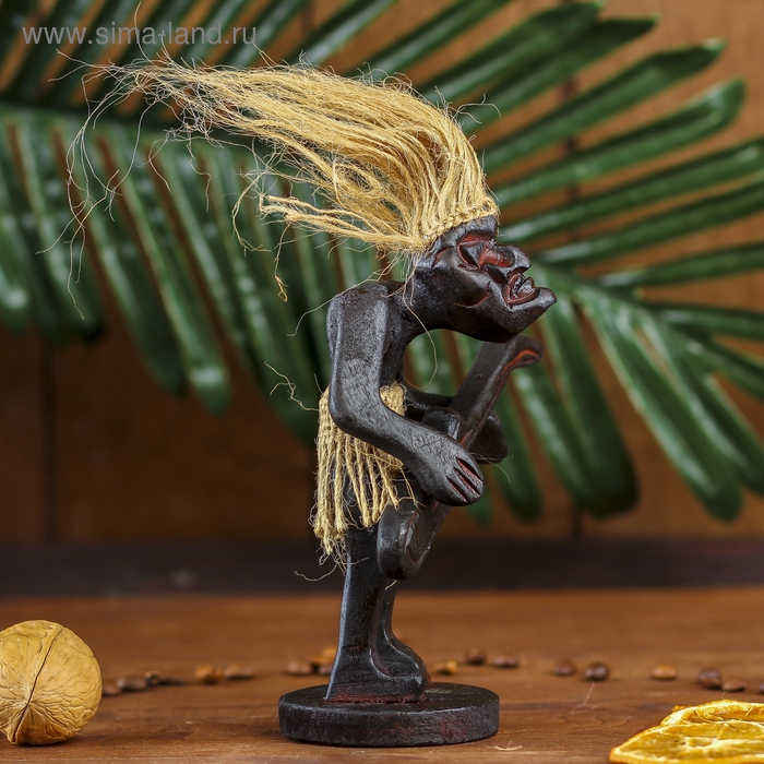 Сувенир дерево "Абориген-гитарист" 16х10х8 см