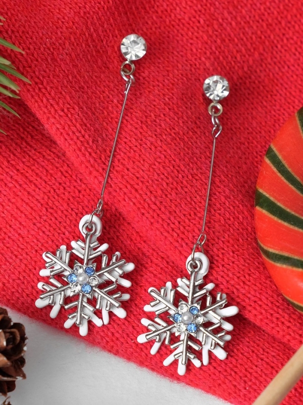 Серьги висячие со стразами «Новогодние» две снежинки, цвет бело-голубой в серебре Серьги висячие со стразами «Новогодние» две снежинки, цвет бело-голубой в серебре