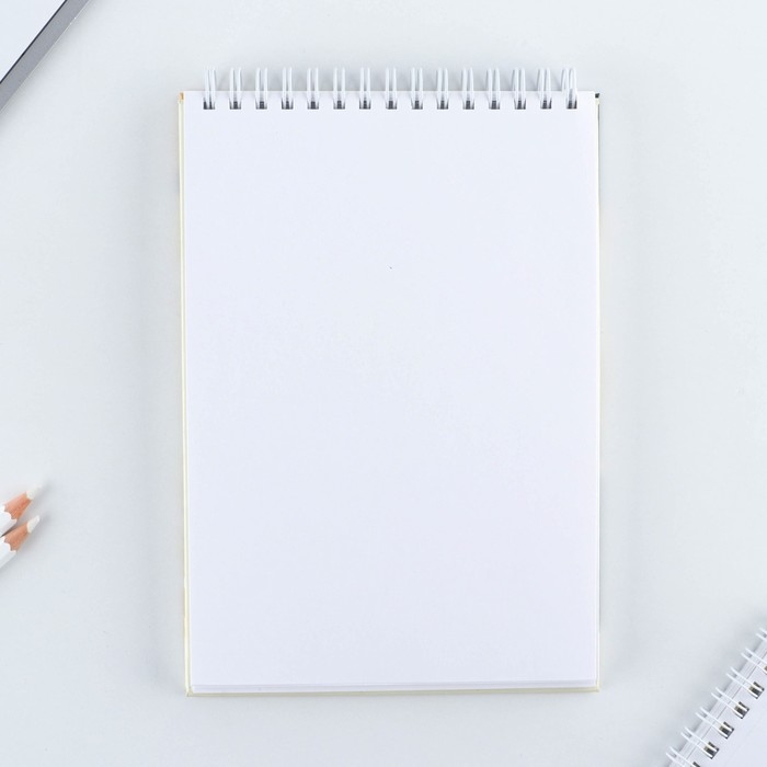 Скетчбук на гребне Скетчбук на гребне "Не стесняйся мечтать" А5 80 л 100 гр/м