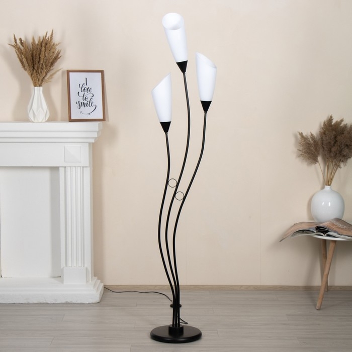 Торшер  Торшер "Айрис" 3хЕ27 15Вт черно-белый h.167 см