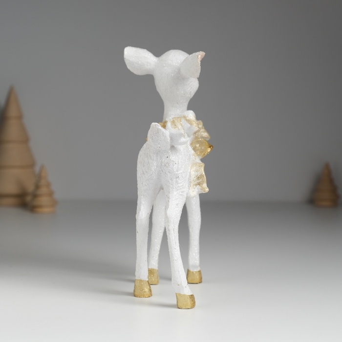 Сувенир полистоун  Сувенир полистоун "Олень белый с колокольчиком" 10х5х15 см