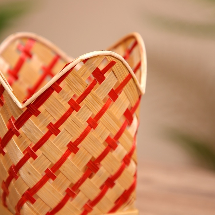 Салфетница плетёная, из бамбука 9х9х14 см Салфетница плетёная, из бамбука 9х9х14 см