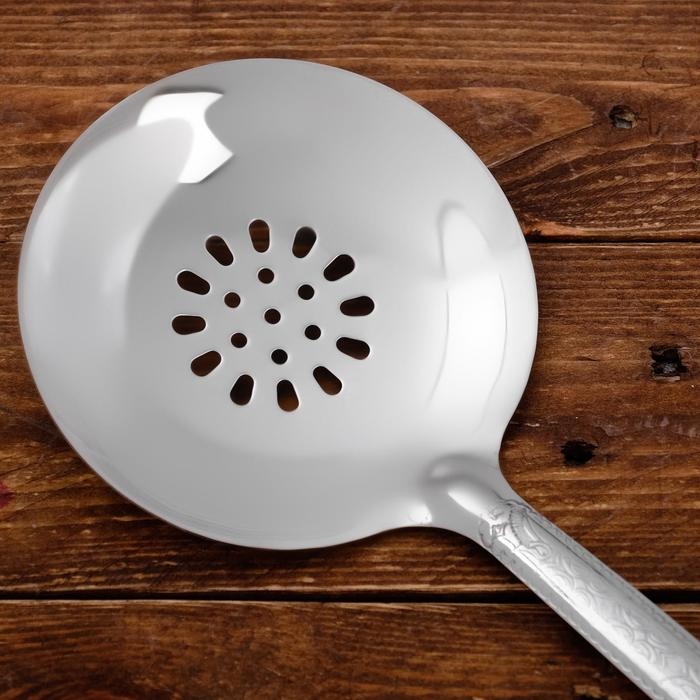 Шумовка для казана узбекская 48см, диаметр 14см, с деревянной ручкой Шумовка для казана узбекская 48см, диаметр 14см, с деревянной ручкой