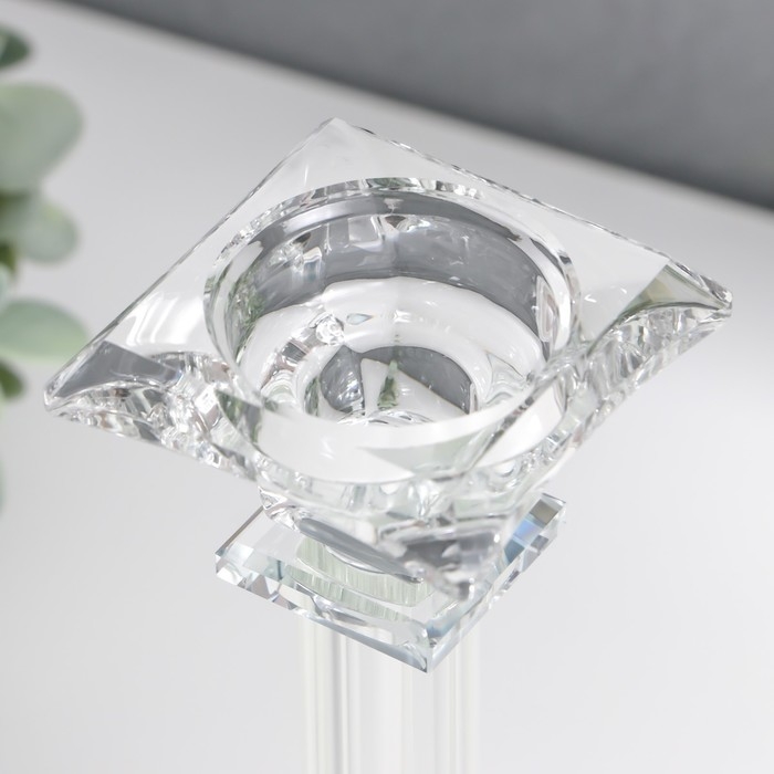 Подсвечник стекло на 1 свечу Подсвечник стекло на 1 свечу "Ампир" на ножке d=2,5 и 4 см 6,5х6,5х16,5 см