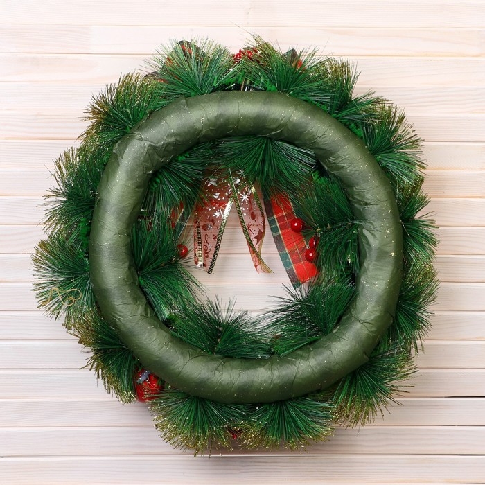 Венок новогодний d- 37 см  Венок новогодний d- 37 см "Уютная сказка" бант в клетку с колокольчиками