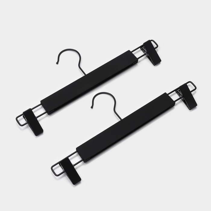 Вешалки для брюк и юбок LaDо́m Soft-touch, 32,5×13 см, 2 шт, с зажимами, цвет чёрный Вешалки для брюк и юбок LaDо́m Soft-touch, 32,5×13 см, 2 шт, с зажимами, цвет чёрный