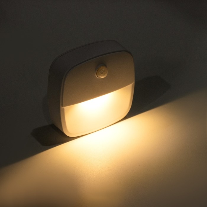 Фонарь-светильник, 50 лм, 3 ААА, магнит, клейкая основа, датчик движения, 7.5 х 7.5 х 2.5 см Фонарь-светильник, 50 лм, 3 ААА, магнит, клейкая основа, датчик движения, 7.5 х 7.5 х 2.5 см