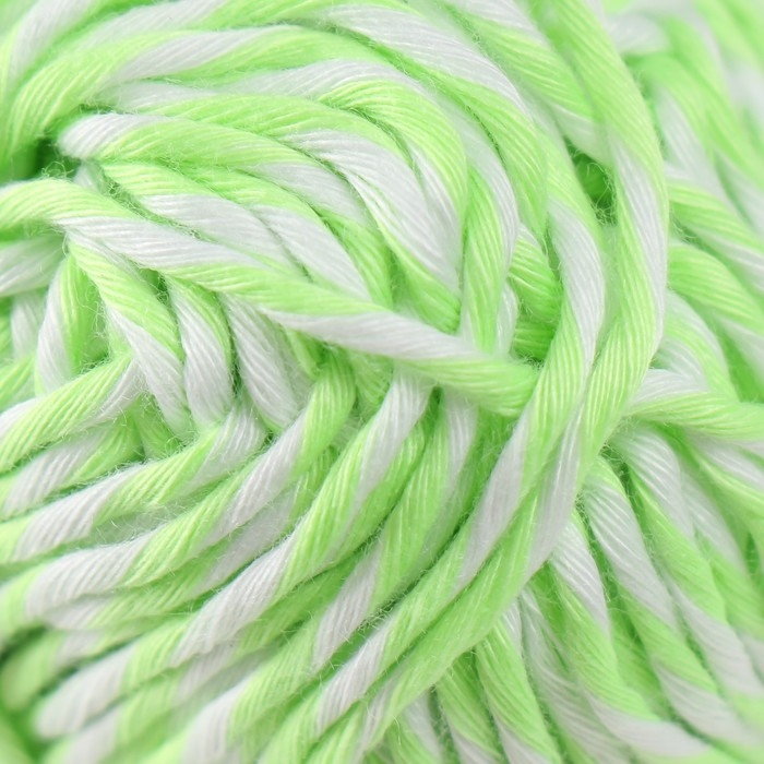 Пряжа светящаяся 100% лавсан Пряжа светящаяся 100% лавсан "Сияй" меланж 50 гр 50 м бело-неоново-зеленая