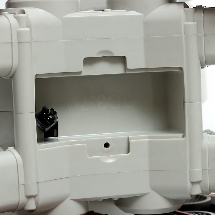 Танк «Луноход», радиоуправление, звук, стреляет гелевыми пулями, белый Танк «Луноход», радиоуправление, звук, стреляет гелевыми пулями, белый