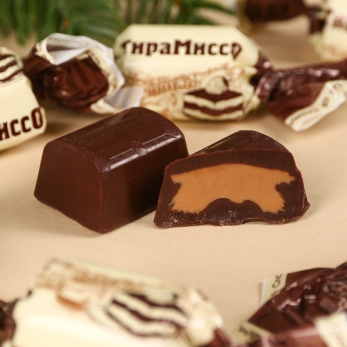 Шоколадные конфеты в коробке «Счастья в Новом году», вкус: тирамису, 200 г. Шоколадные конфеты в коробке «Счастья в Новом году», вкус: тирамису, 200 г.