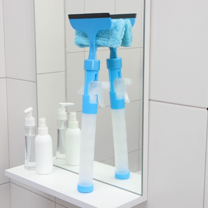 Щётка для окон с распылителем Доляна, длина 42 см, водосгон 14 см, насадка микрофибра 14×5 см, цвет голубой Щётка для окон с распылителем Доляна, длина 42 см, водосгон 14 см, насадка микрофибра 14×5 см, цвет голубой