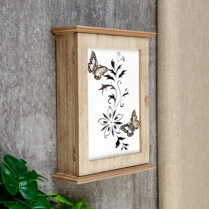 Ключница дерево 6 крючков Ключница дерево 6 крючков "Бабочки на цветке" 25,5х6,5х20,5 см