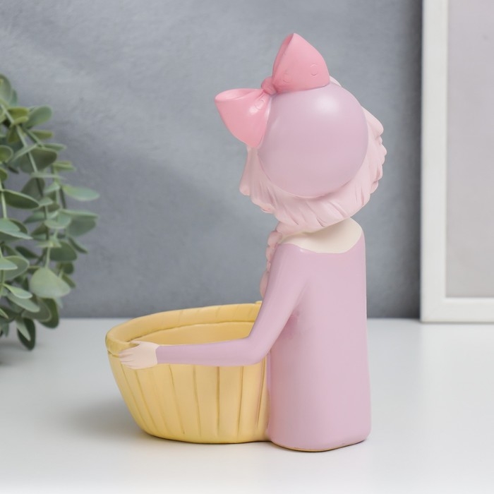 Сувенир полистоун подставка  Сувенир полистоун подставка "Девушка с корзиной" МИКС 20,3х16,8х25,5 см