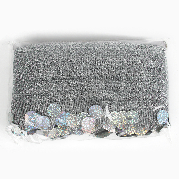 Тесьма с монетками, голография, серебристые уголки, в рулоне 20 метров Тесьма с монетками, голография, серебристые уголки, в рулоне 20 метров