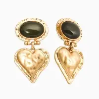 Серьги "Винтаж", овал с сердцем, цвет темно-зелёный в золоте