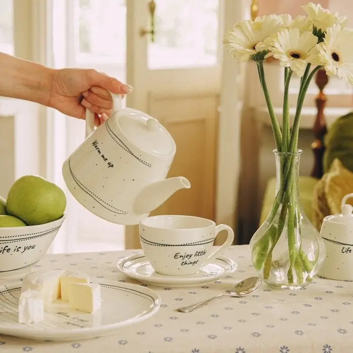 Заварочный чайник SL Home &laquo;Милый дом&raquo;, 900 мл, 21&times;13.8&times;13.5 см, фарфор, белый