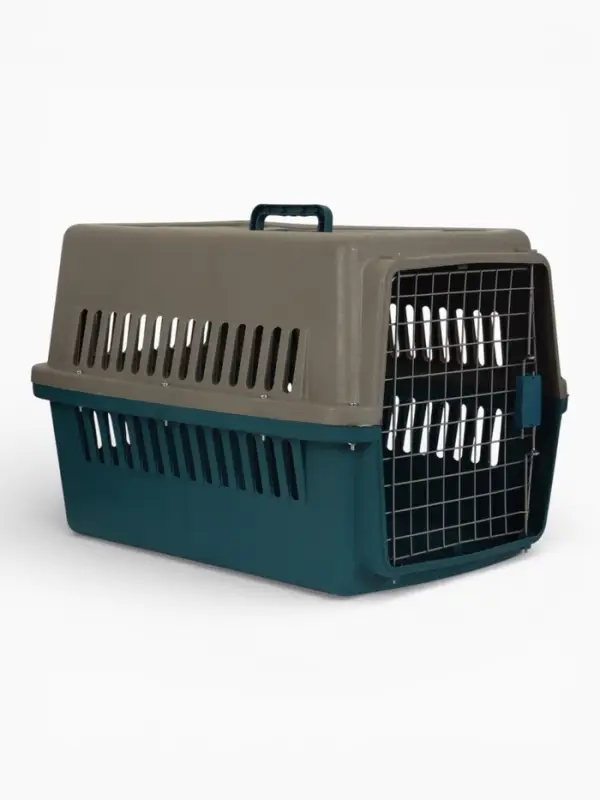 Переноска для животных пластиковая с металлической дверью 64&times;45&times;45 см, сине-белая