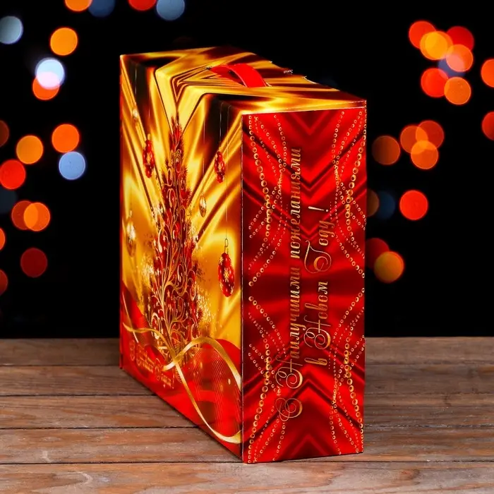 Подарочная новогодняя коробка &laquo;Праздничный Шелк&raquo; в красном 29&times;9&times;25 см